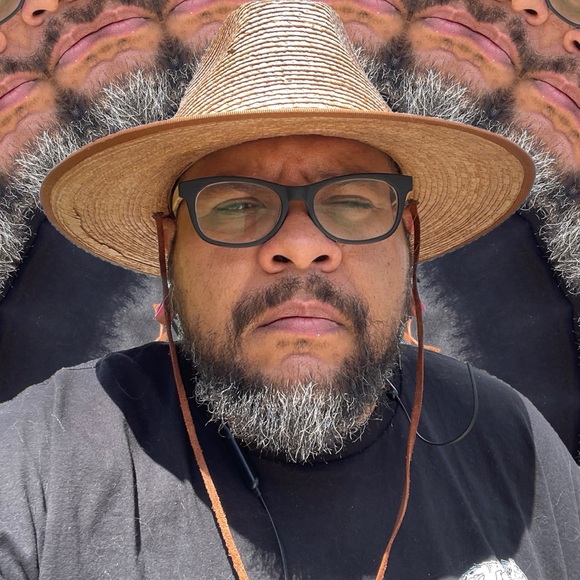 Meet your Posher, Daniel - Picture 1 of 10